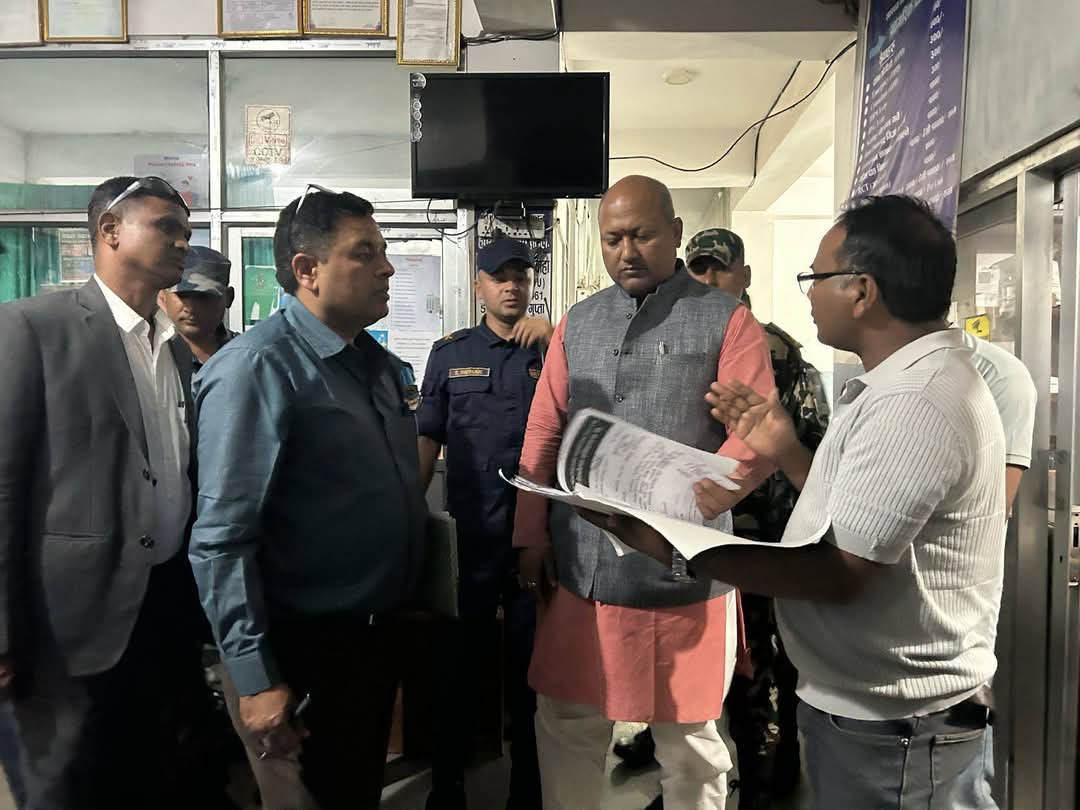 सर्लाहीमा स्वास्थ्य संस्थाहरूको अनुगमन, १९ अस्पतालमा बन्द गर्ने निर्देशन