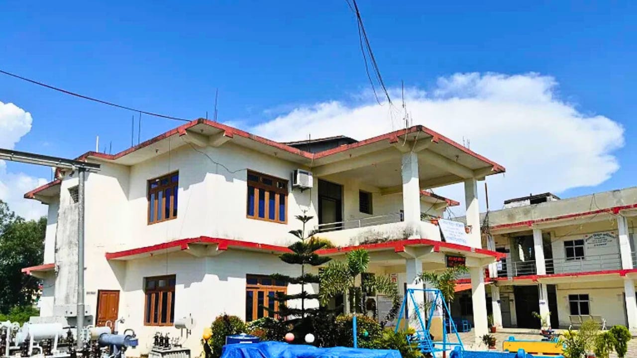 लालबन्दी विद्युत वितरण केन्द्रमा कर्मचारीद्वारा रकम असुलीको आरोप