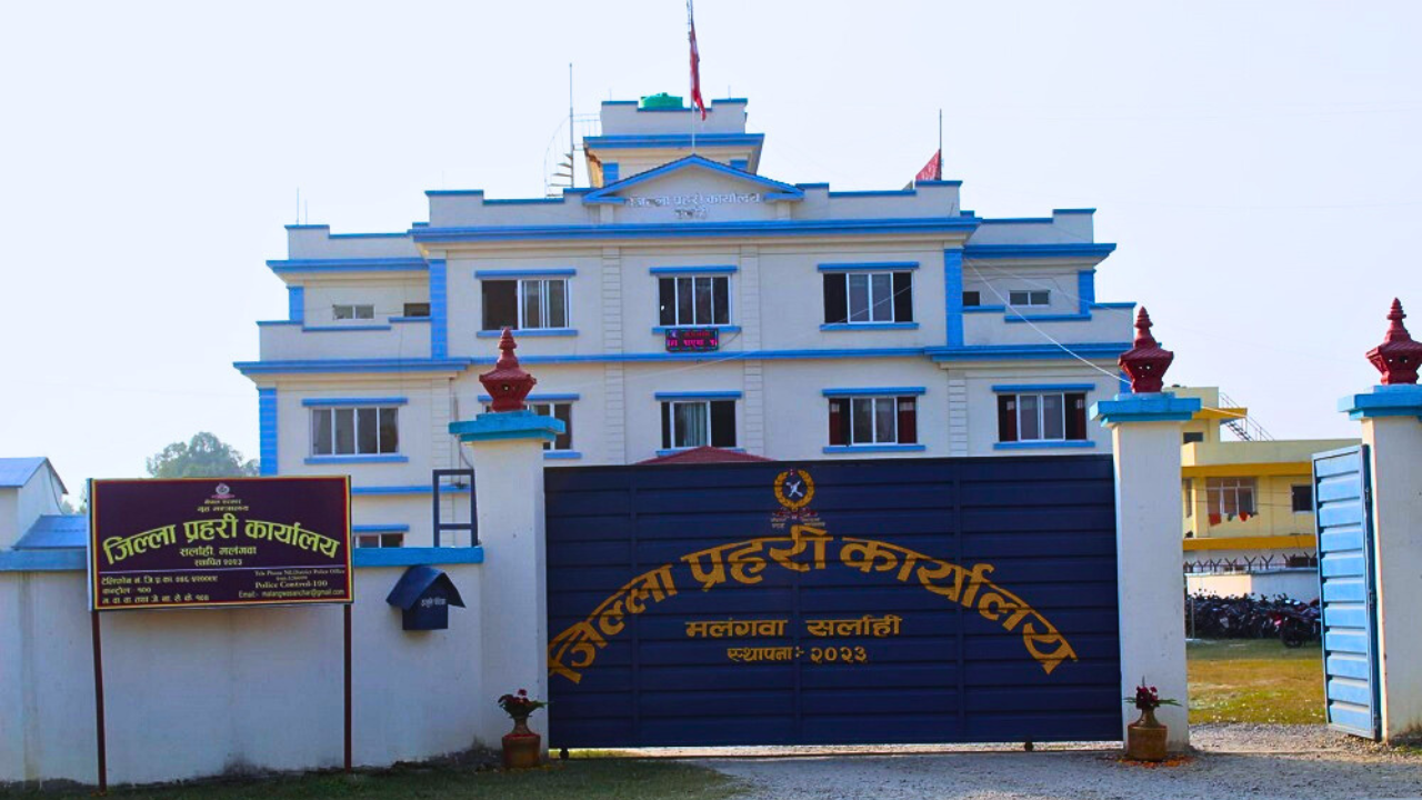 सर्लाहीमा चार मोटरसाइकलसहित ६ लाखभन्दा बढीका भन्सार छलिका कपडा र किराना सामान बरामद