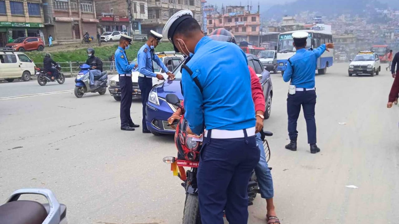 ट्राफिकले कागजात र साँचो नियन्त्रणमा लिनु गैरकानूनी : सर्वोच्च अदालत