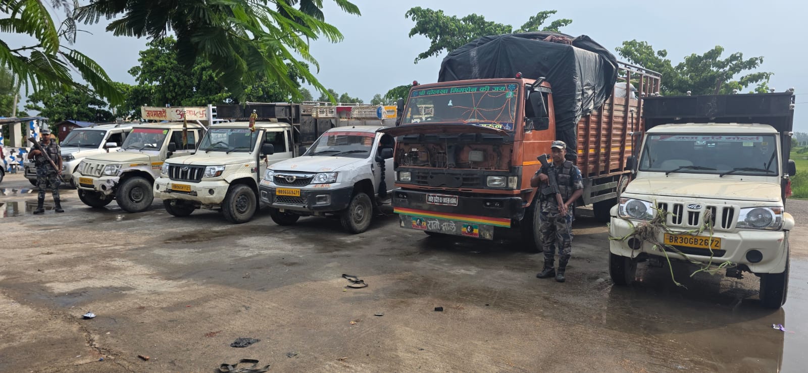 सर्लाही सीमामा तस्करीविरुद्ध सशस्त्र प्रहरीको ठूलो अपरेशन : २०० बोरा खरबुजाको बिउ बरामद