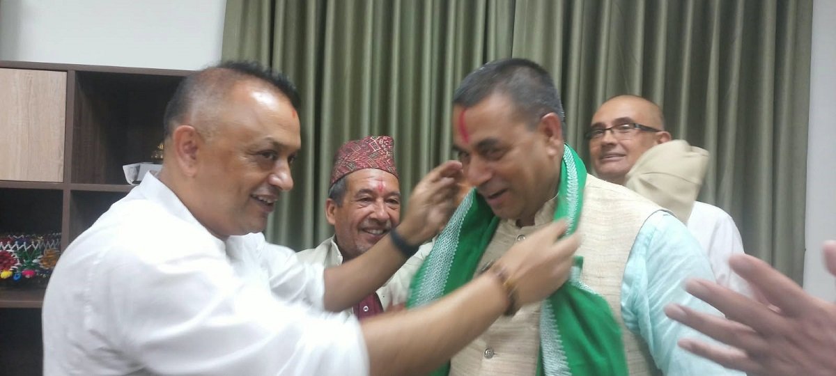 रास्वपाका पूर्व नगर सभापति रामहरि न्यौपाने कांग्रेसमा प्रवेश